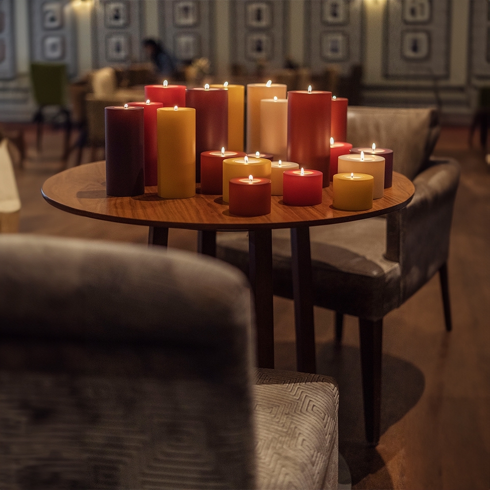 Qult Farluce Trend - Tealight Candle Holder - Magenta Red Qult Farluce Trend - Tealight Candle Holder - Magenta Red